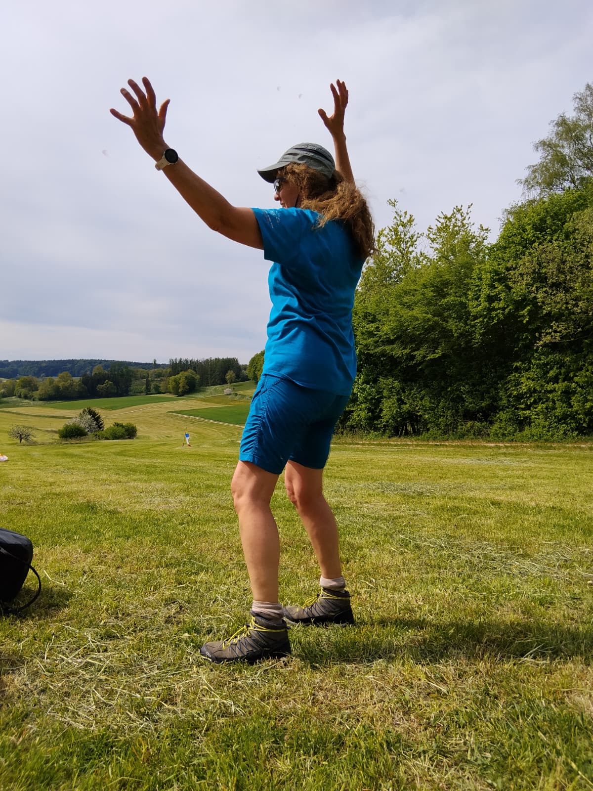 Gleitschirmtraining auf der Wiese